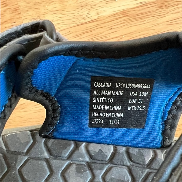 Eddie Bauer Kids Sandals in Gray and Blue - Picture 13 of 13